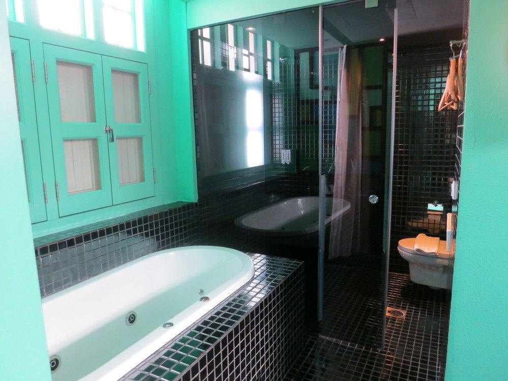 Porcelain By Jl Hotel Singapur