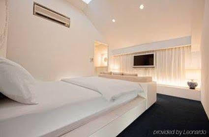 Porcelain By Jl Hotel Singapur
